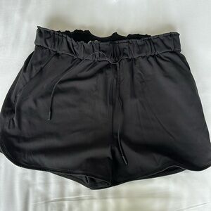 Lululemon stretch hi rise short in black size 10